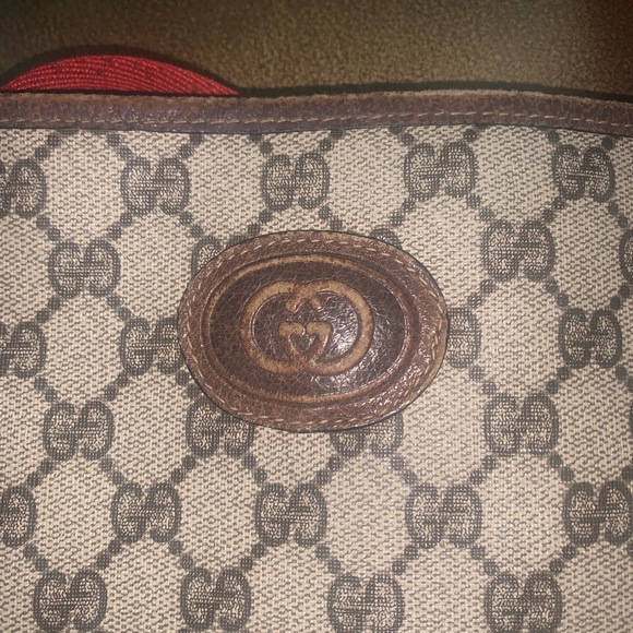Reposhing the Gucci tote, added is the boat Gucci bag, some life left in both. - Picture 8 of 13